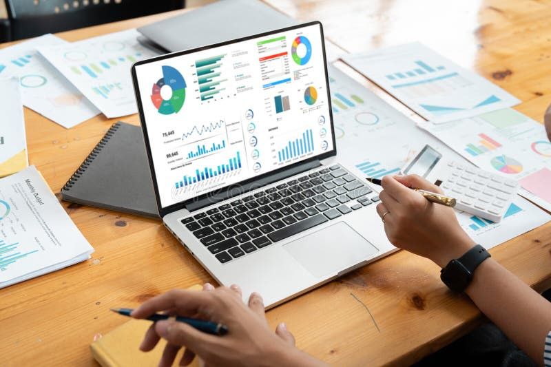 social media marketing analytics and audience insights